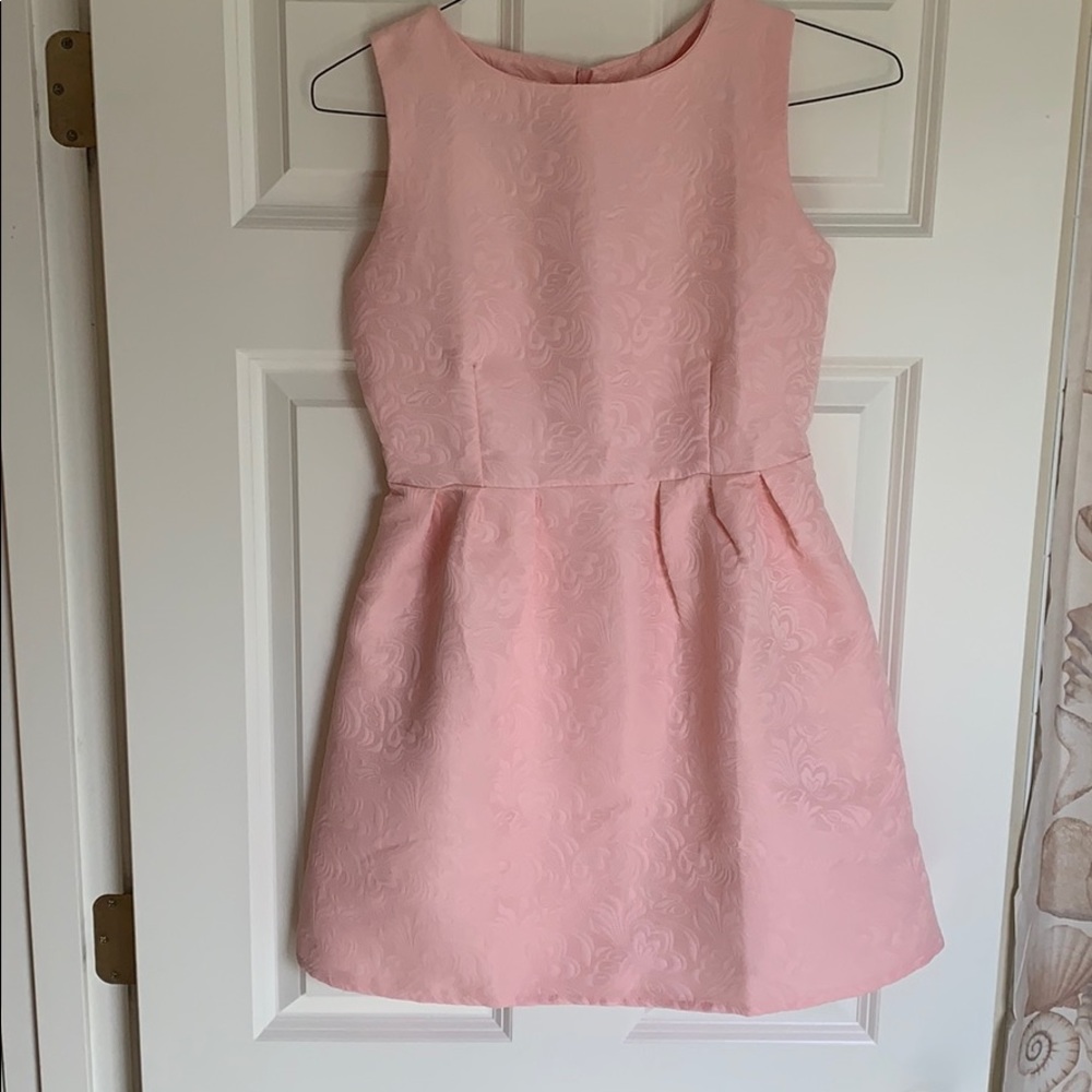 NWOT light pink patterned dress!!!! - Picture 2 of 4